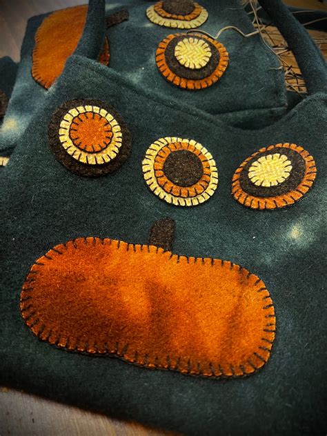 Pocket, Wool, PUMPKINS & PENNIES – Little Village Primitives