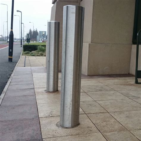 Stainless Steel Bollards Manufacturer, Supplier in Mumbai.