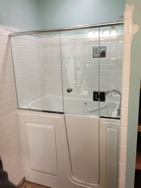 Walk-In Tub Shower Unit 的图像结果