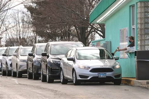 Photos: Ollie's Frozen Custard in Sycamore opens for season – Shaw Local