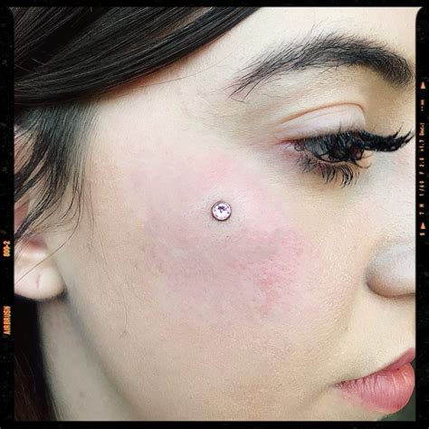 Microdermal Piercing | Microdermal no rosto, Microdermal, Piercings ...