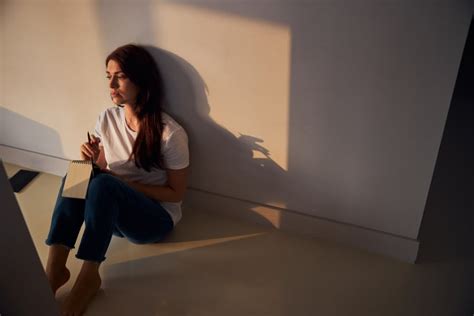 Left Out Alone 的图像结果