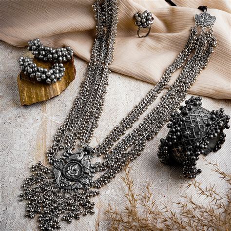 Teejh Shawna Silver Oxidised Jewelry Gift Set
