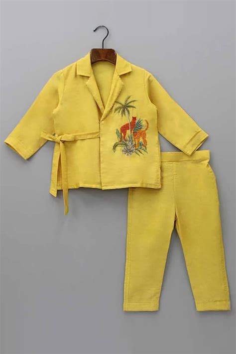 Festive Kurtas | Dresses | Coord Sets | Tops | Saree at ScrollnShops