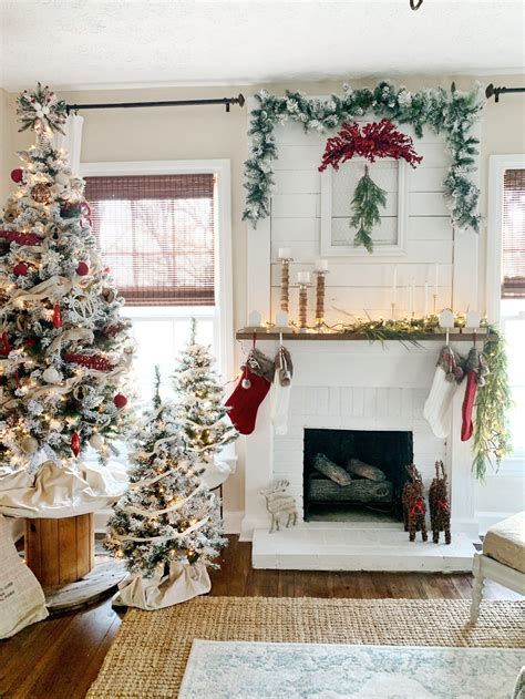 Farmhouse Christmas Decorating Ideas 2022 | The Cake Boutique