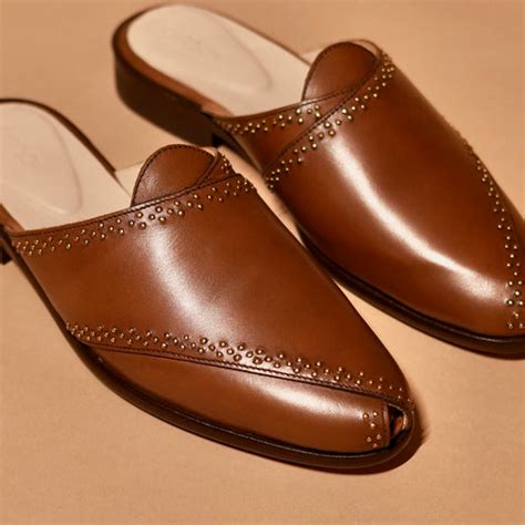Ethnic Shoes - Designer Handcrafted Ethnic Shoes For Men | dmodot