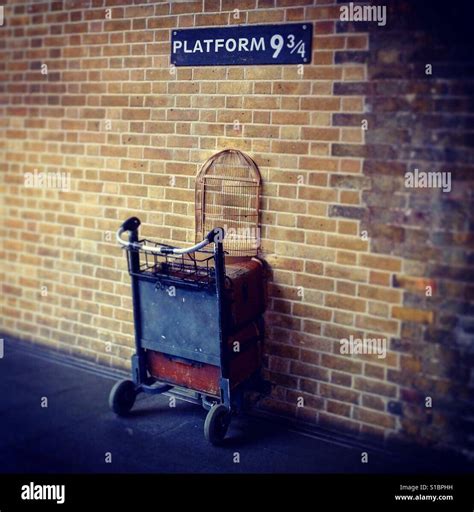 Collection 99+ Pictures The Harry Potter Shop At Platform 9 3 4 Sharp ...