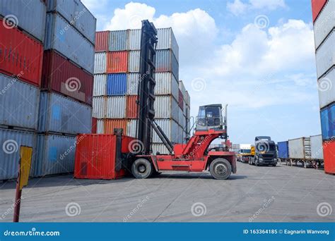 Unloading Containers Manually 的图像结果