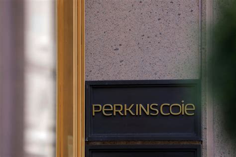 Trump Appeals Ruling Blocking Executive Order Against Perkins Coie ...
