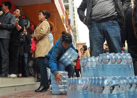 官方稱蘭州水質達標，居民疑慮猶存 - 紐約時報中文網