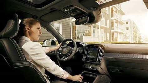 Google Assistant, Play Store and Maps in Volvo's next-generation ...