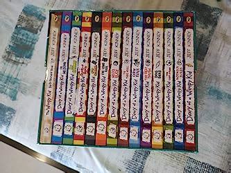 Diary of a Wimpy Kid - Box of Books (Books 1 - 13 + DIY book) : Jeff ...