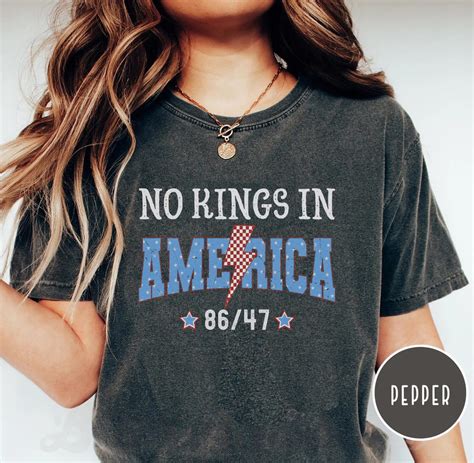 Fun Anti-fascist T-shirt: No Kings in America - Political Protest Tee ...