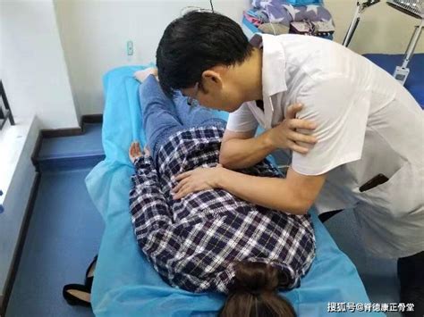 陈杰讲冯天有新医正骨手法中医整脊颈椎的旋转复位手法演示 _腾讯视频