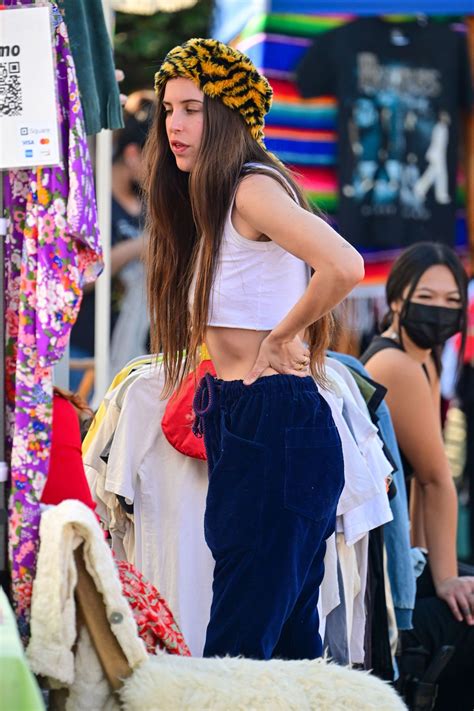 SCOUT and RUMER WILLIS Set up a Stand at Silverlake Flea Market 01/30 ...