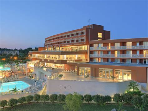 Plava Laguna razmjenjivala dionice pa im pala dobit | Bloomberg Adria