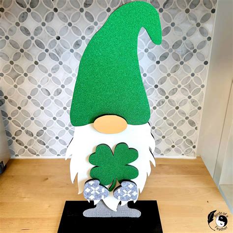 57 Fun St Patrick's Day Crafts for Kids and Adults