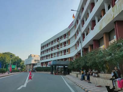 RK Puram Metro Station, Map, Route, Timings, Fare, Entry/Exit