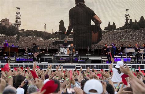 Le foto del concerto di Bruce Springsteen a Roma - Il Post