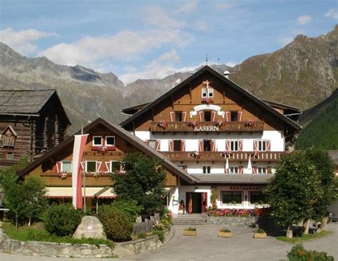 BERGHOTEL KASERN (Predoi) - Hotel Reviews, Photos, Rate Comparison ...