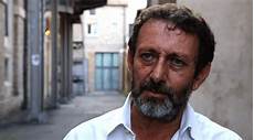 amaca serra bullismo michele serra cade dall amaca amaca serra bullismo michele serra cade dall amaca