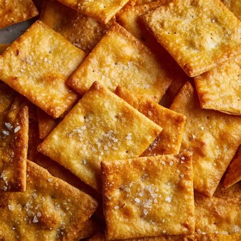 Homemade Cheez-Its Recipe: Crispy Cheddar Crackers for Snack Bliss