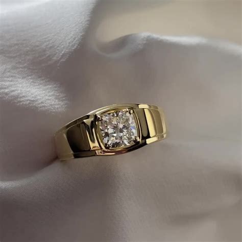 JAYDEN Do men wear engagement rings? They do, and they are just as ...