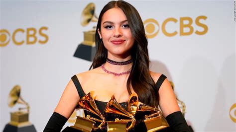 Olivia Rodrigo accidentally broke one of her Grammy Awards – NEWS.WHD.BIZ