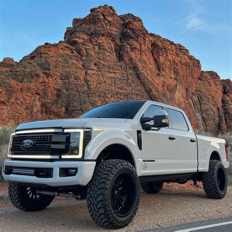 Top 10 Lifted Ford F250/F350 Trucks Modified for Mud Tires, Wide stance ...