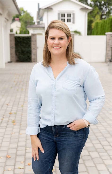 Decorating with Books: 6 Book Decoration Ideas You’ll Love - The ...