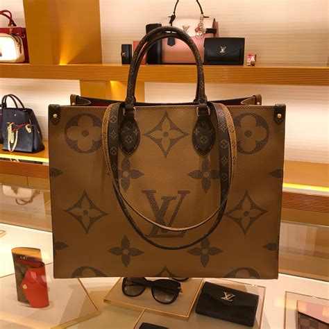 Louis Vuitton On The Go Tote Red | Literacy Basics