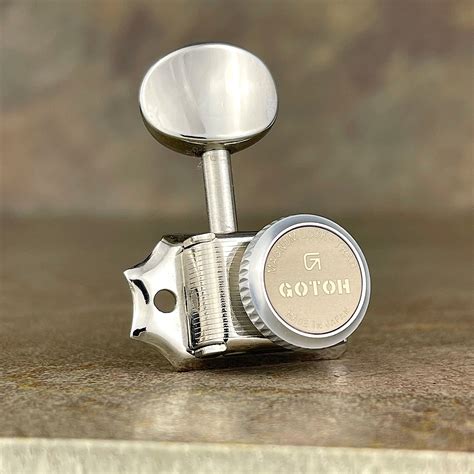 Amazon.com: Gotoh Magnum Lock-Trad 6-In-Line Guitar Tuners, Chrome : Musical Instruments