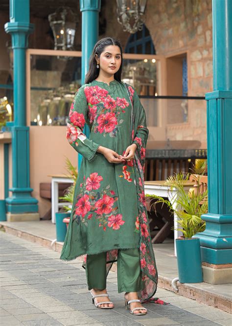 Pretty pretty pink embroidered suit set– Aashvi Couture