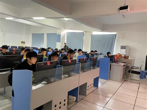 我校顺利举行“1+X”Web前端开发职业技能等级考试-信息工程学院-滁州职业技术学院