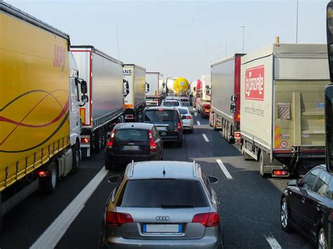 Atasco de tráfico: 8 ideas útiles para sobrellevar la situación