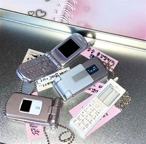 #y2k #y2kaesthetic | Flip phone aesthetic, Retro gadgets, Cute camera