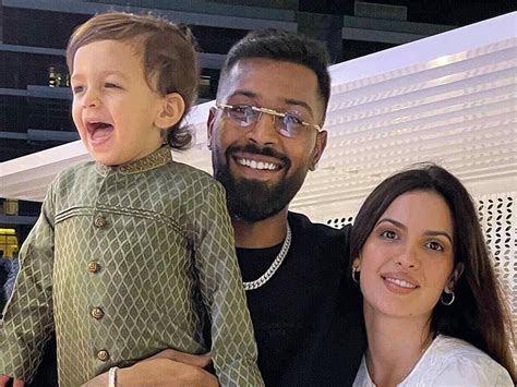 Natasha arrived in Serbia after announcing a hearty divorce