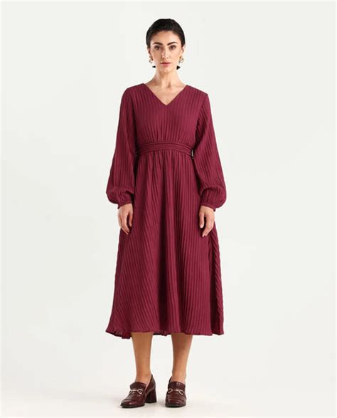 Rareism Women's Somiki Dark Red Polyester Blend V-Neck Plain Bishop Sl