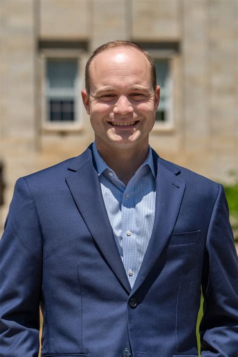 American Airlines holds firm on mileage expiration policy - The Points Guy