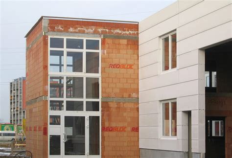 Red Commercial Complex 的图像结果