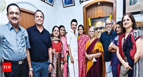 M K Stalin: Tamil Nadu CM M K Stalin plays host to family of original ...