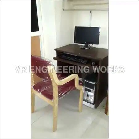 Single Computer Table 的图像结果