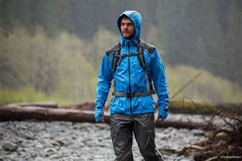 Explore the Best Men's Travel Jackets for Adventure