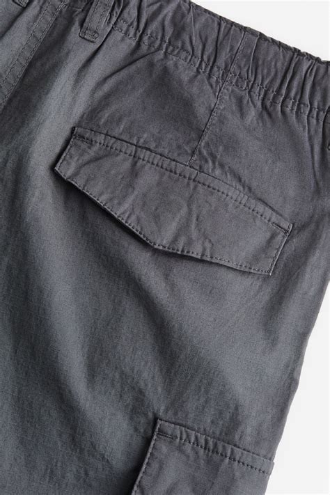 Regular Fit Ripstop cargo trousers - Dark grey - Men | H&M IN