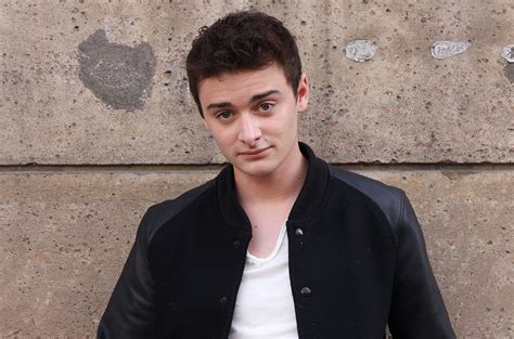 Stranger Things actor Noah Schnapp comes out as gay - BreezyScroll