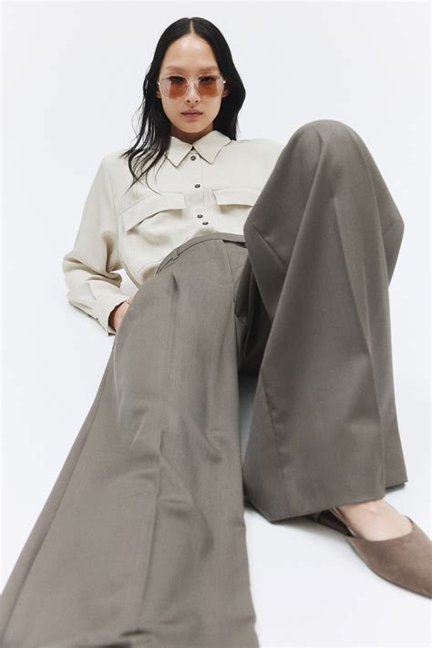 - Twill cargo shirt - Light beige - Ladies | H&M IN