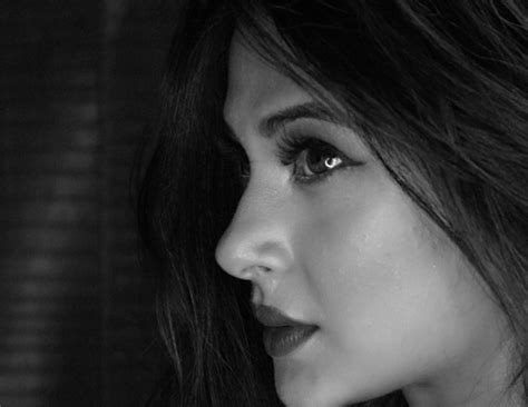 Hot Photo shoot of Jennifer Winget - lifeberrys.com