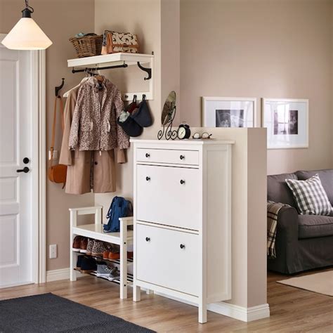 Hallway - Calm and collected small space entrance - IKEA