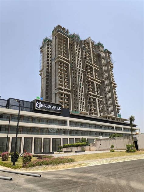 M3M Skywalk Sector 74 Rent - WITHOUT BROKERAGE Semi-furnished 3 BHK ...