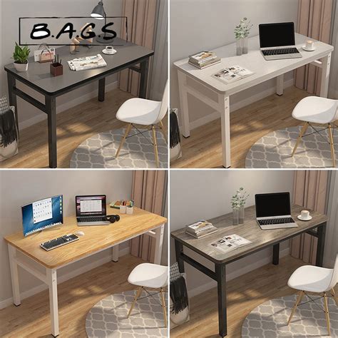 Mini Computer On Study Table 的图像结果